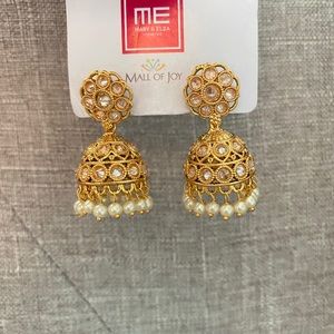 Indian Jewelry - Jhumka earring and a bangle ✨